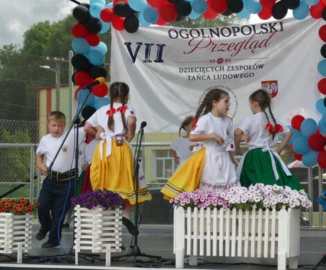 ŚWIĘTO FOLKLORU W KUROWIE. VII Ogólnopolski Przegląd Dziecięcych Zespołów Tańca Ludowego za nami
