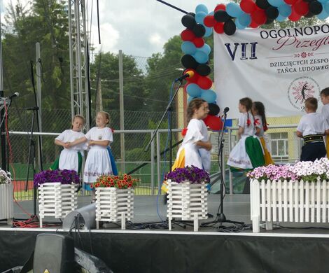 ŚWIĘTO FOLKLORU W KUROWIE. VII Ogólnopolski Przegląd Dziecięcych Zespołów Tańca Ludowego za nami