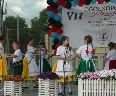 ŚWIĘTO FOLKLORU W KUROWIE. VII Ogólnopolski Przegląd Dziecięcych Zespołów Tańca Ludowego za nami