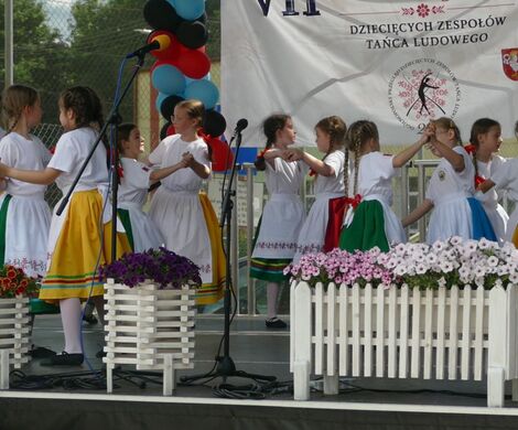 ŚWIĘTO FOLKLORU W KUROWIE. VII Ogólnopolski Przegląd Dziecięcych Zespołów Tańca Ludowego za nami