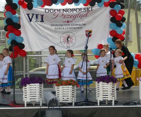 ŚWIĘTO FOLKLORU W KUROWIE. VII Ogólnopolski Przegląd Dziecięcych Zespołów Tańca Ludowego za nami