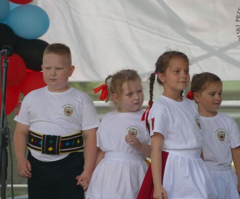 ŚWIĘTO FOLKLORU W KUROWIE. VII Ogólnopolski Przegląd Dziecięcych Zespołów Tańca Ludowego za nami