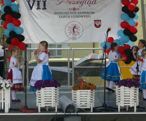 ŚWIĘTO FOLKLORU W KUROWIE. VII Ogólnopolski Przegląd Dziecięcych Zespołów Tańca Ludowego za nami