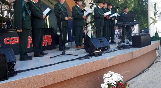 MYŚLIWSKI ZESPÓŁ WOKALNY „WADERA” OTRZYMAŁ PIERWSZE MIEJSCE NA VI FESTIWALU ANTONIAŃSKIM W RADECZNICY!