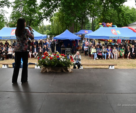 ZESPÓŁ "WADERA" Z GRABOWCA ZADEBIUTOWAŁ NA XXVII ZAMOJSKICH DNIACH FOLKLORU W ZWIERZYŃCU