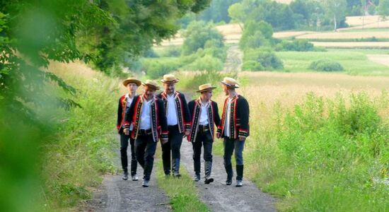 "TO I HOLA" WYJĄTKOWY TELEDYSK ZESPOŁU PIEŚNI I TAŃCA ORAZ KAPELI Z GRABOWCA!