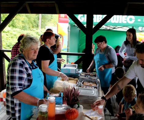 DZIEŃ PIECZONEGO ZIEMNIAKA – radosne pożegnanie lata w Grabowcu-Górze